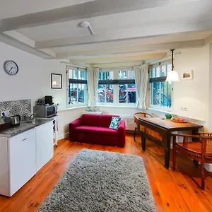 16 Sous Apartment